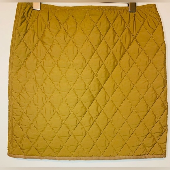 Max Mara Weekend Women’s Camel Brown Quilted Mini Skirt Size 8! - Picture 1 of 7